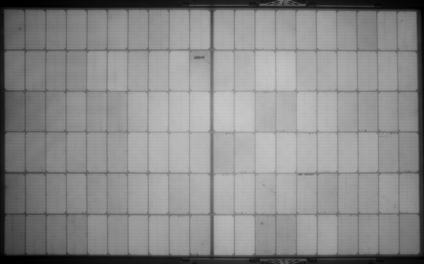 Full-module electroluminescence scan showing cell-level condition
